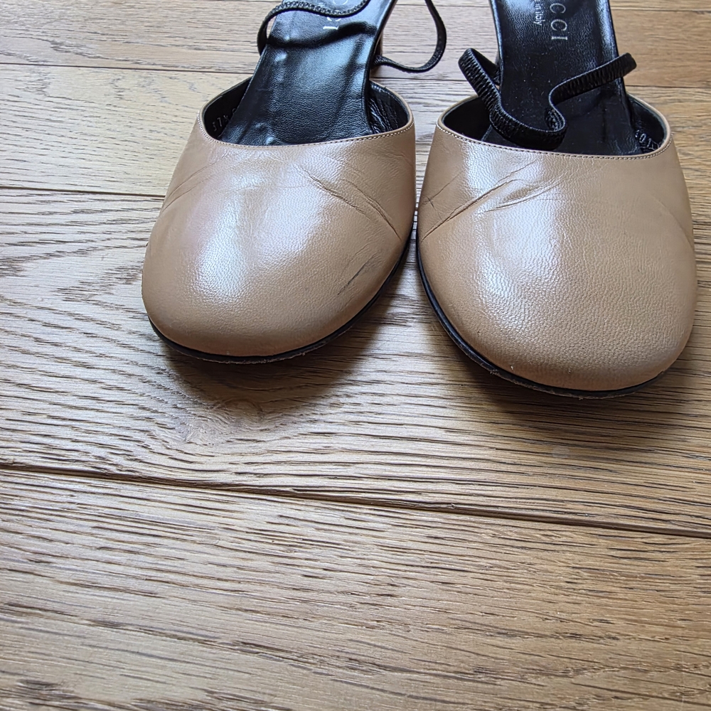Gucci Women's Tan Leather Mules - Picture 2 of 8